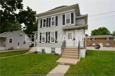 Main picture of 204 31st St NE