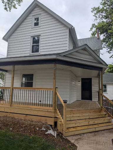 Main picture of 2650 Main St