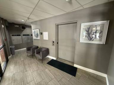 Main picture of 8 Russell Ave