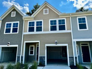 Main picture of 154 Paramount Dr