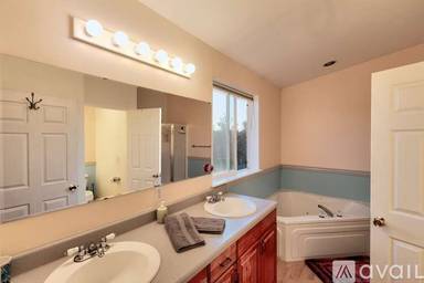 Main picture of 6505 Delridge Way SW