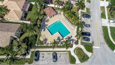 Main picture of 1335 SW 180th Ave