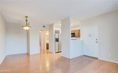 Main picture of Glenoaks Townhomes
