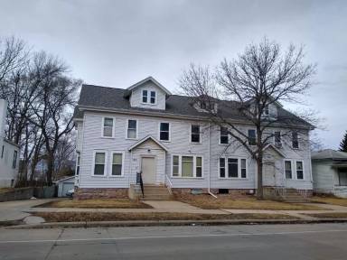 Main picture of 415 N Prairie Ave
