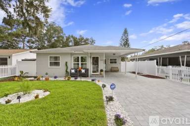 Main picture of 608 W Emma St
