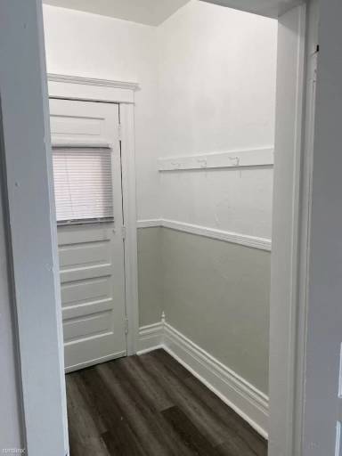 Main picture of 1743 Van Dyke St