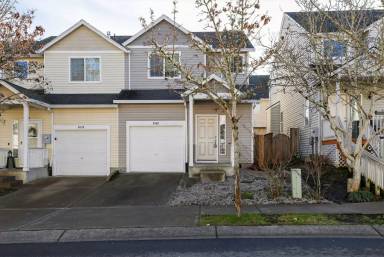 Main picture of 6568 NE Deer Run St