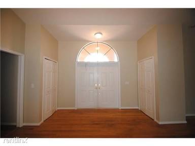 Main picture of 6040 NW 60th Ave