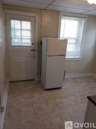 Main picture of 305 N 10th St