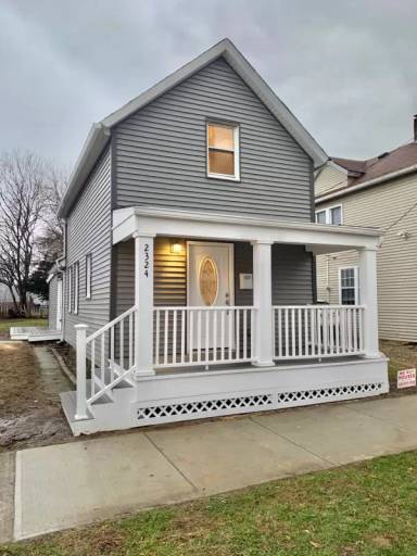Main picture of 2324 W 38th St