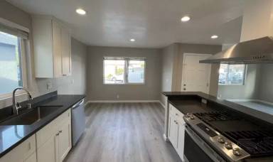 Main picture of 804 Adams St