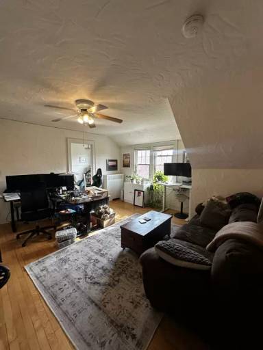 Main picture of 1700 E Chateau Pl