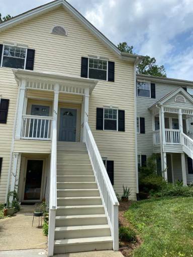 Main picture of 128 Kingsbury Dr