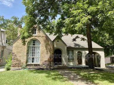 Main picture of 5253 Monticello Ave