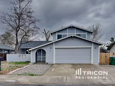 Main picture of 970 Woodstone Dr