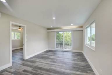 Main picture of 2160 NE 5th Cir