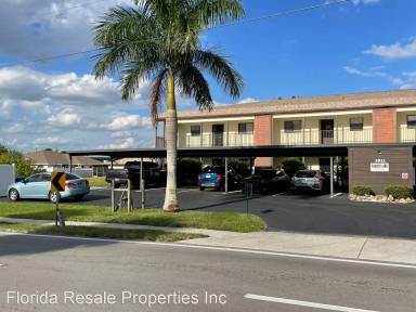 Main picture of 3911 Country Club Blvd