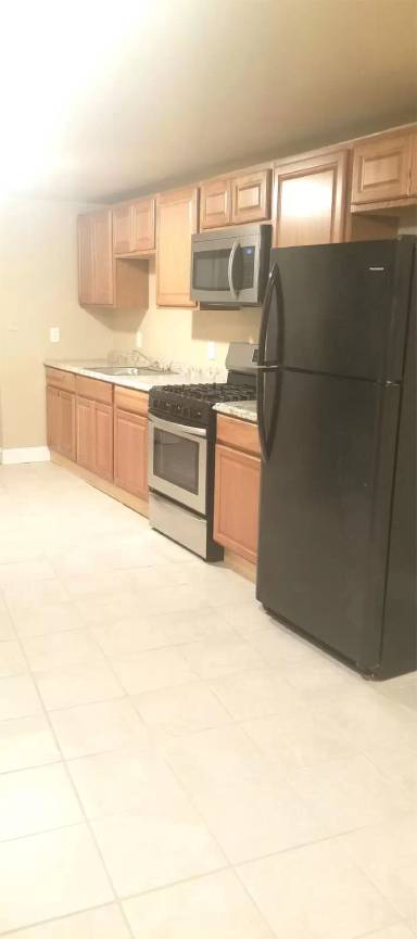 Main picture of 94 Grand St