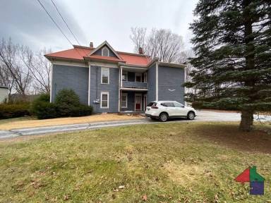 Main picture of 38 Fairview St