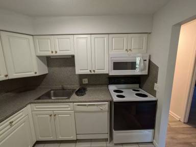 Main picture of 40 Noe Pl
