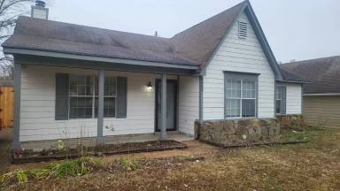 Main picture of 6903 Gallop Dr