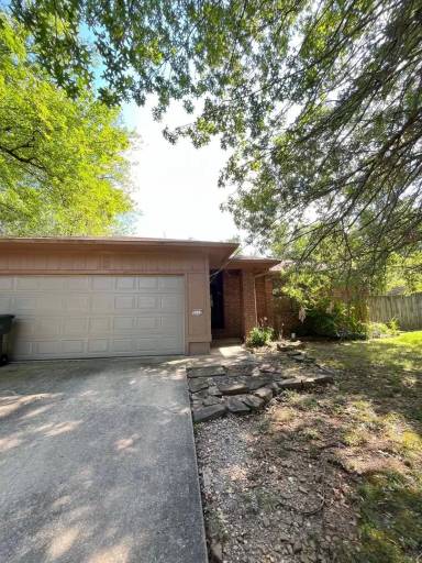 Main picture of 2113 W Loren Cir