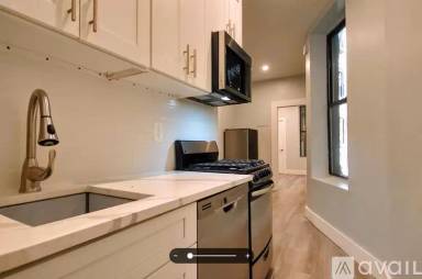 Main picture of 218 E 6th St