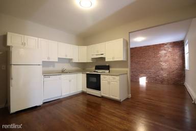 Main picture of 11 Stearns Rd