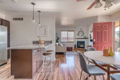 Main picture of 2201 N Los Altos Ave