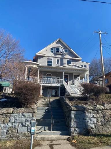 Main picture of 611 S Bernard St