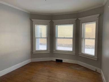 Main picture of 400 N Main St
