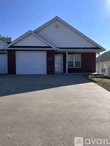 Main picture of 3133 S Tyler Ave