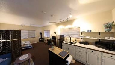 Main picture of 1039 NE Summit Loop