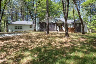 Main picture of 15994 Gibboney Ln