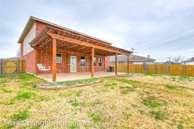 Main picture of 912 Mosaic Dr