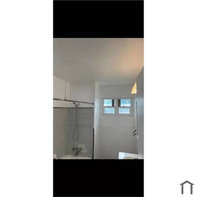 Main picture of 150 N Calaveras St