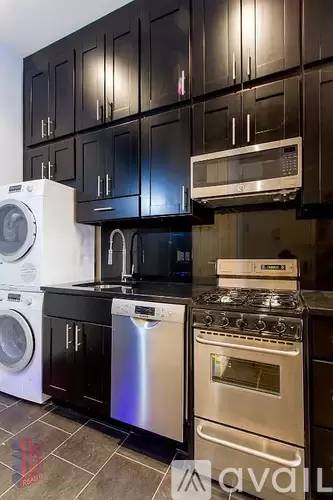 Main picture of 232 W 14th St