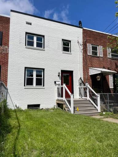 Main picture of 714 Stevens Ave