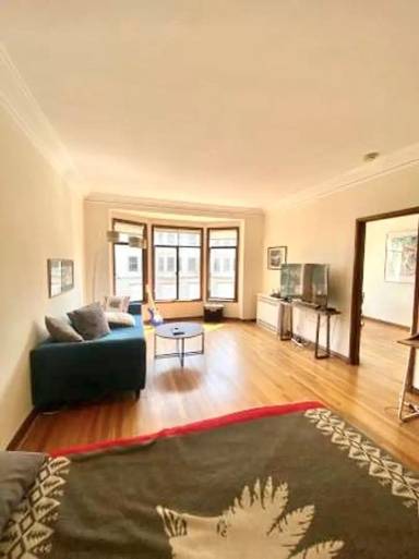 Main picture of 2300 N Point St