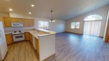 Main picture of 859 SW 24th St