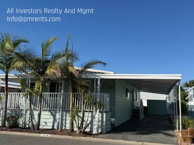Main picture of 200 N El Camino Real