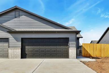 Main picture of 13432 W Haskell Ct