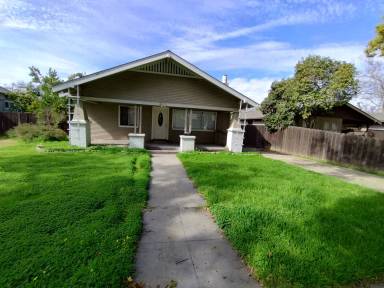 Main picture of 411 Kimble St