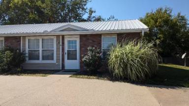 Main picture of 1102 SE Ray Dr