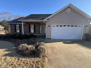 Main picture of 104 Trudy Ln