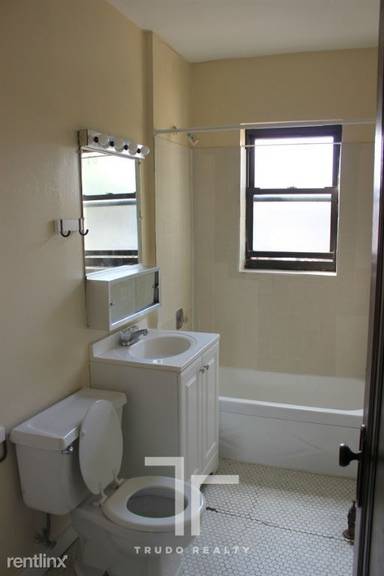 Main picture of 1200 W Wellington Ave & 3000-08 N Racine Ave