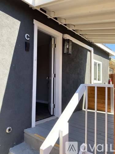 Main picture of 2074 Newton Ave
