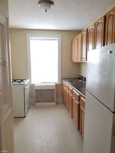 Main picture of 323 Winthrop Ave