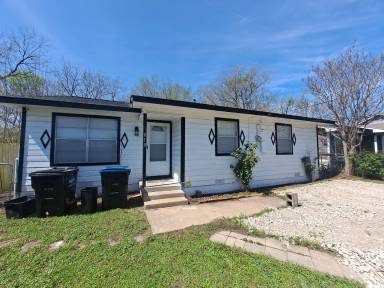Main picture of 818 Clark St