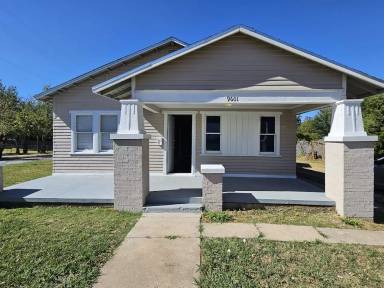 Main picture of 9601 N Western Ave